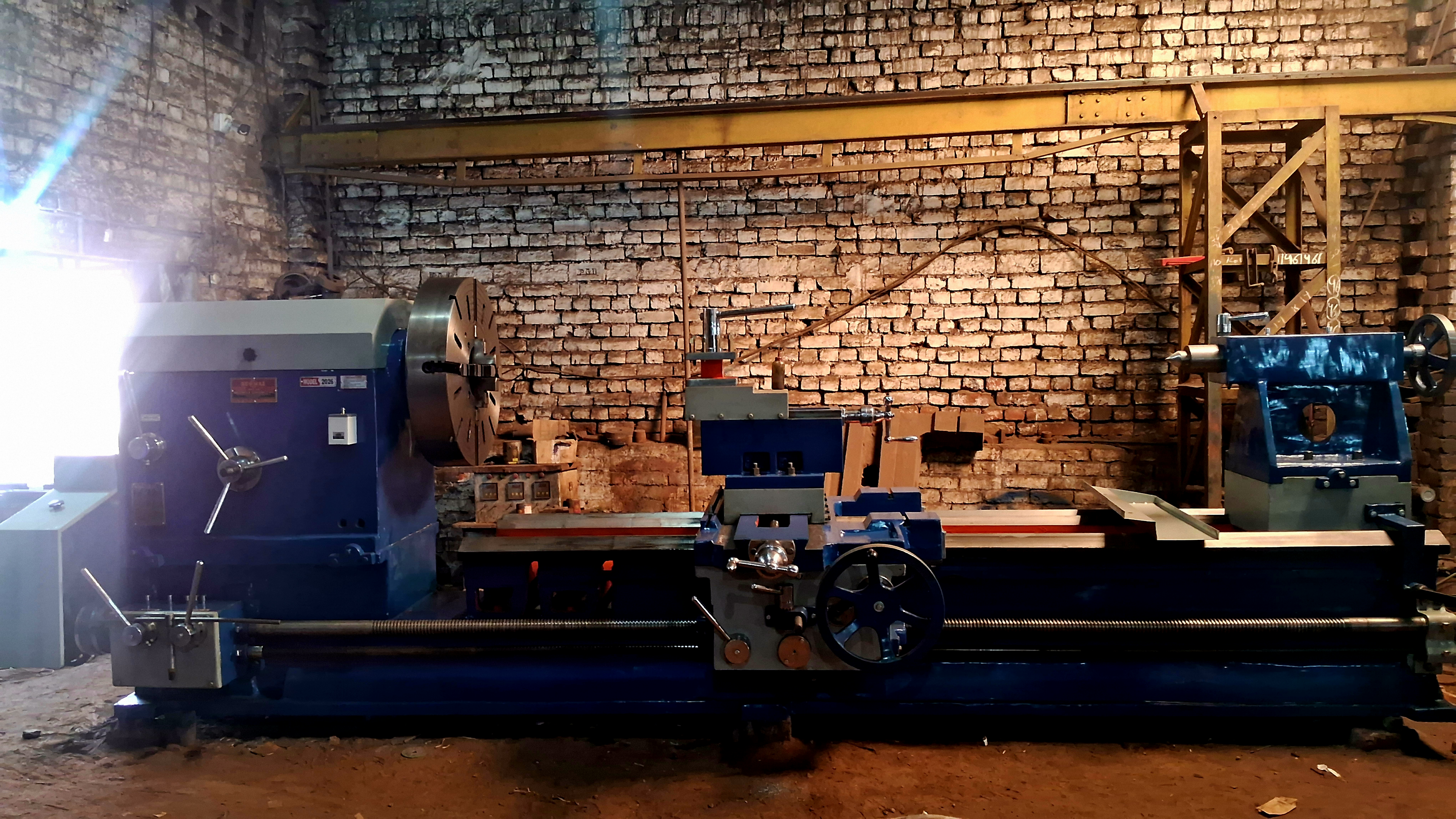 Heavy Duty Lathe Machine